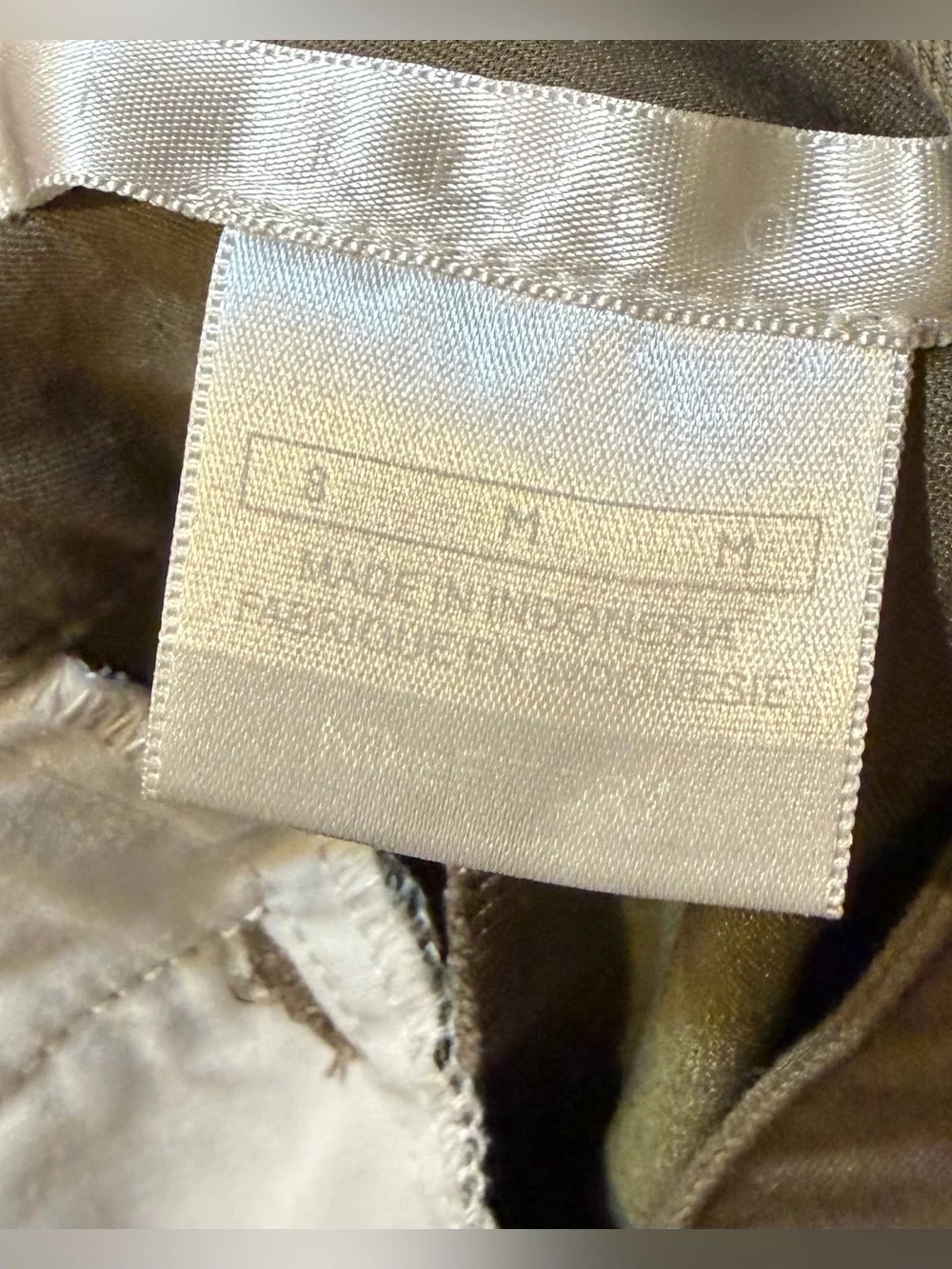 Nike Golf size 8 (medium) pants (ankle) 24” inseam